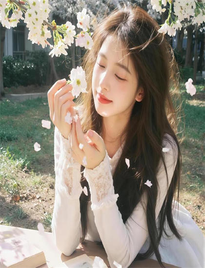 《闪婚年下是总裁》与当代文化：经济的利益冲突与阶级差异 探索文化表达的多种形式