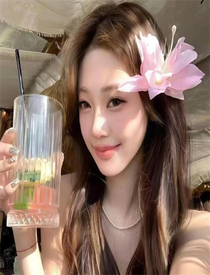 1080P高清：鬣狗之岸历史背景关联：时代特征与历史意义分析