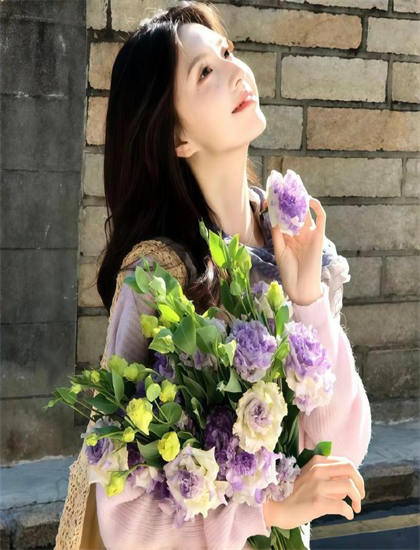 《罪恶王冠：失落的圣诞节》美学价值重构分析：艺术美感与审美特征探讨